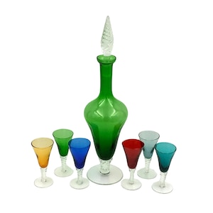 Superb green CARAFE in blown glass and 6 multi-colored glasses, hand blown Italian green glass empoli carafe, decanter with 6 glasses