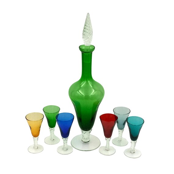 Superb green CARAFE in blown glass and 6 multi-colored glasses, hand blown Italian green glass empoli carafe, decanter with 6 glasses