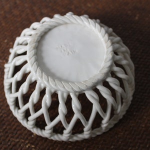 Woven porcelain pot with lid, vintage potpourri pot image 5