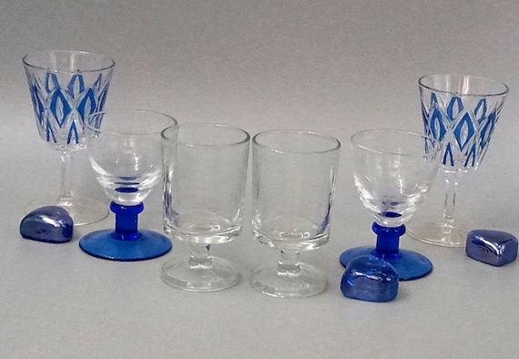 Set of 6 mismatched vintage blue liquor GLASSES to give a modern touch to your table!