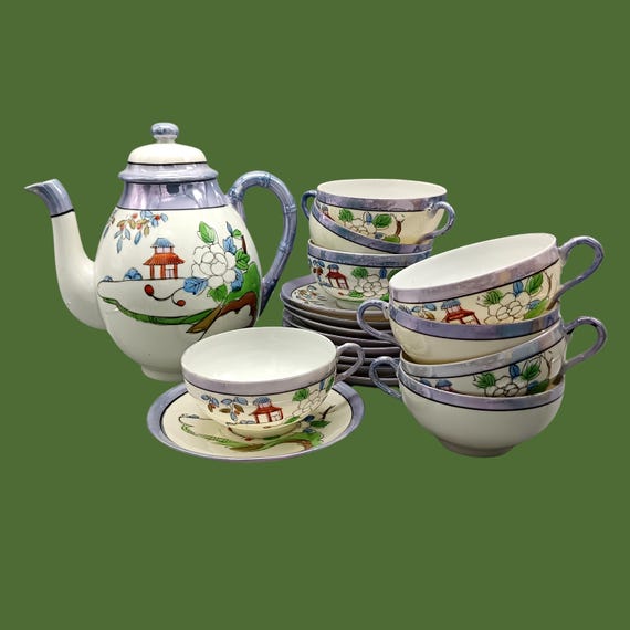 JAPANESE VINTAGE FINE PORCELAIN COFFEE CUPS WITH LANDSCAPE PATTERN
