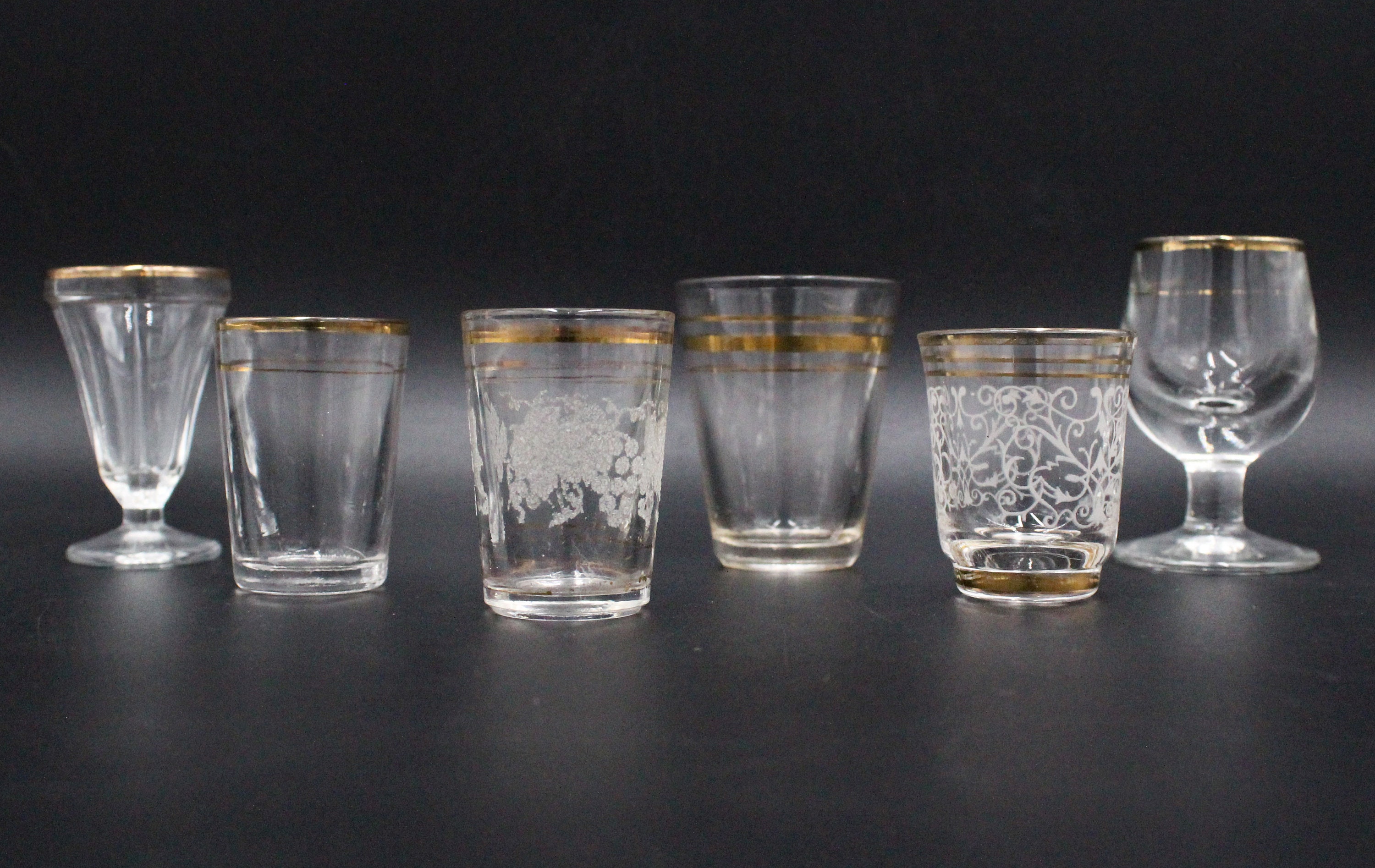 Lot de 6 Verres à Liqueur Vintage Dépareillés Pour Donner Une Touche Actuelle Votre Table