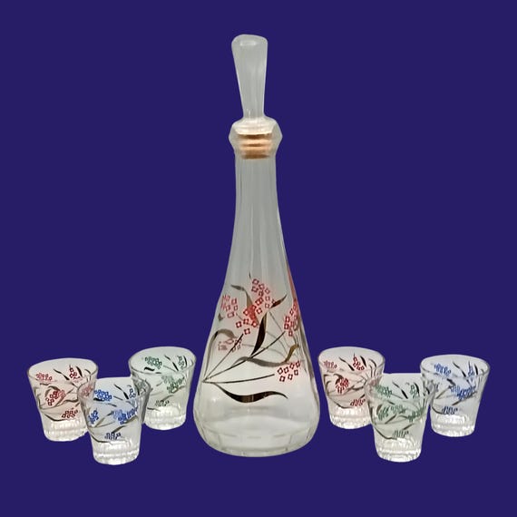 SERVICE liqueur in transparent glass with vintage floral pattern, carafe and shot glasses