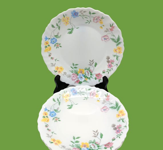 6 Arcopal France opaline dessert plates, Hortense pattern