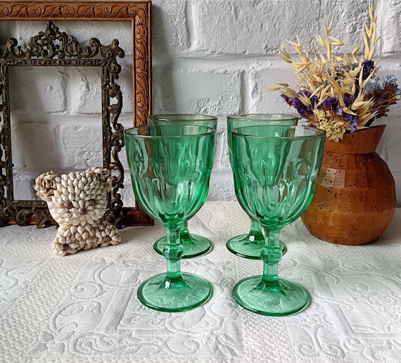 4 vintage emerald green stemmed glasses