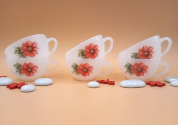 6 Arcopal tempered glass cups, red anemone pattern, French vintage