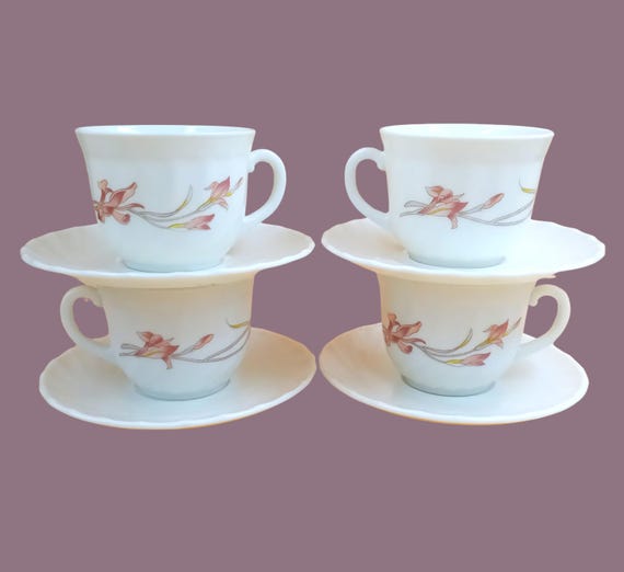 4 large ARCOPAL milk glass CUPS and SAUCERS 1980, retro, vintage, opaline
