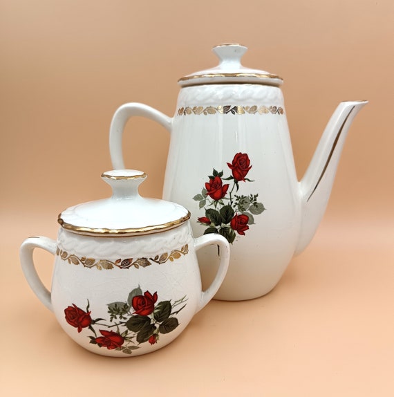 White porcelain coffee pot and sugar bowl, floral decoration, Saint Amand