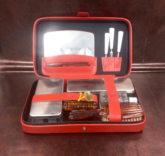 Pretty travel case with toiletries, vintage from the 70s-80s