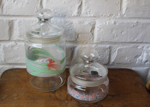 2 pretty vintage jars with Luminarc glass lids