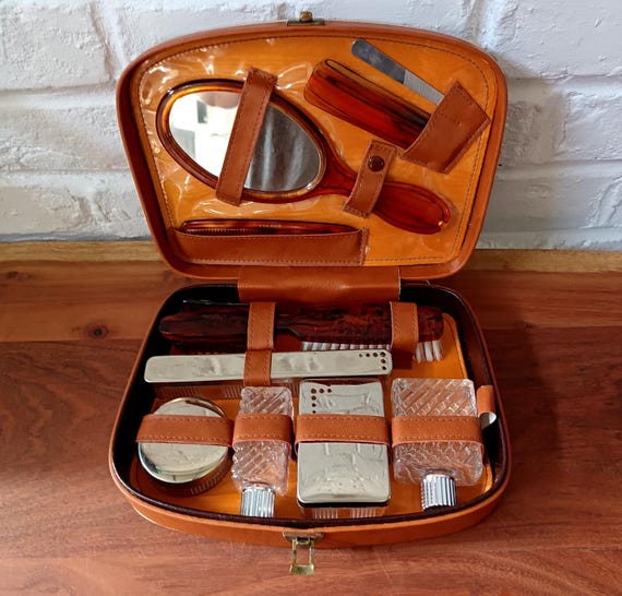 Pretty travel case with toiletries, vintage from the 50s-60s
