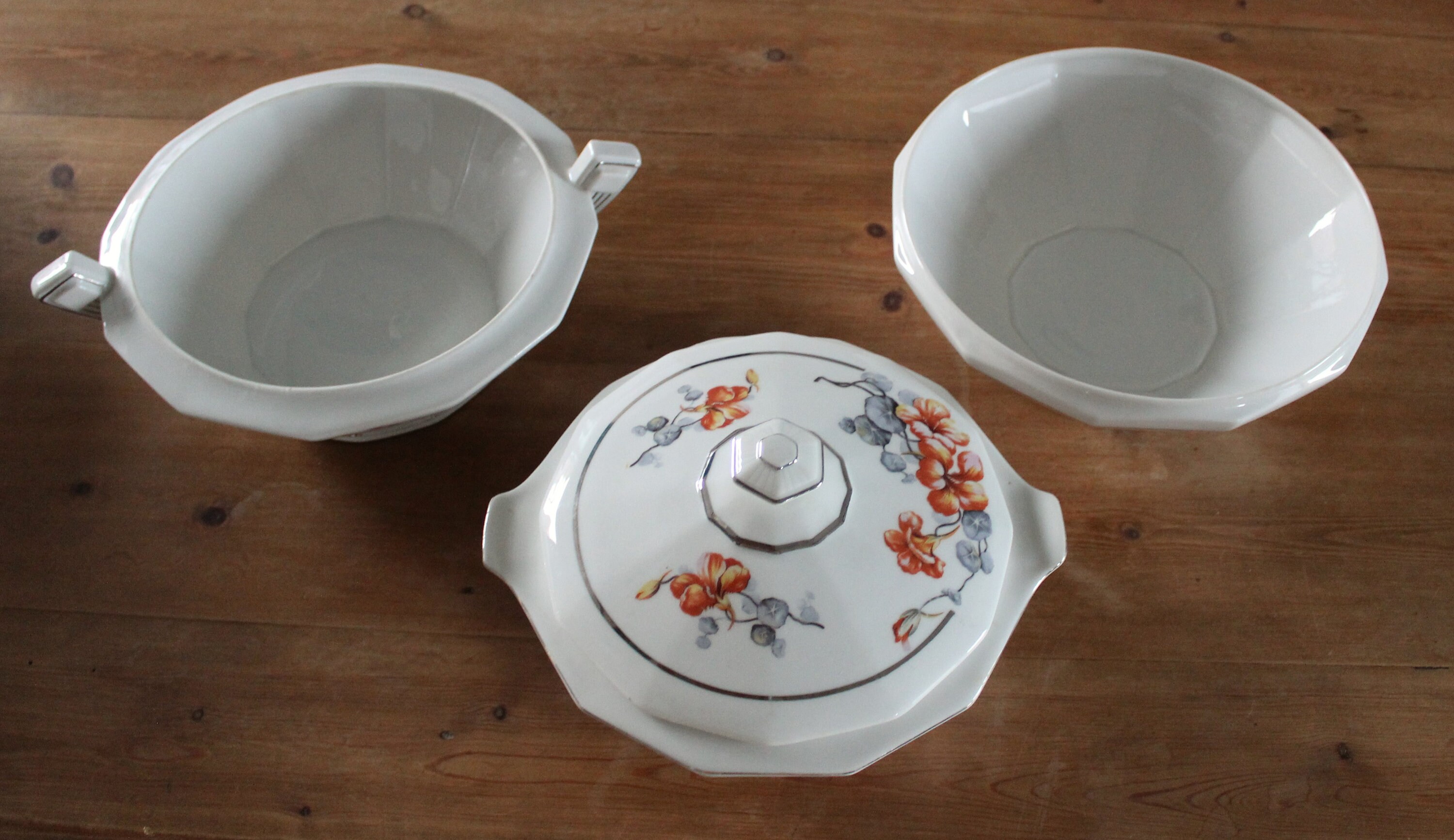Trio Plats en Porcelaine, Saladier, Légumier, Soupière Shabby Vintage