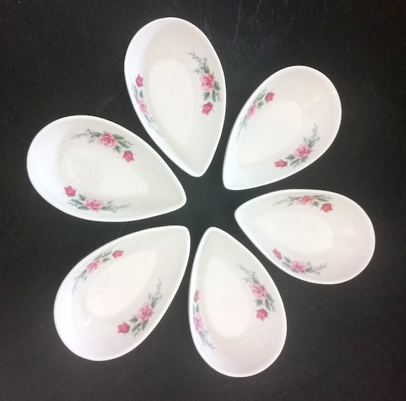 6 vintage porcelain avocado bowls