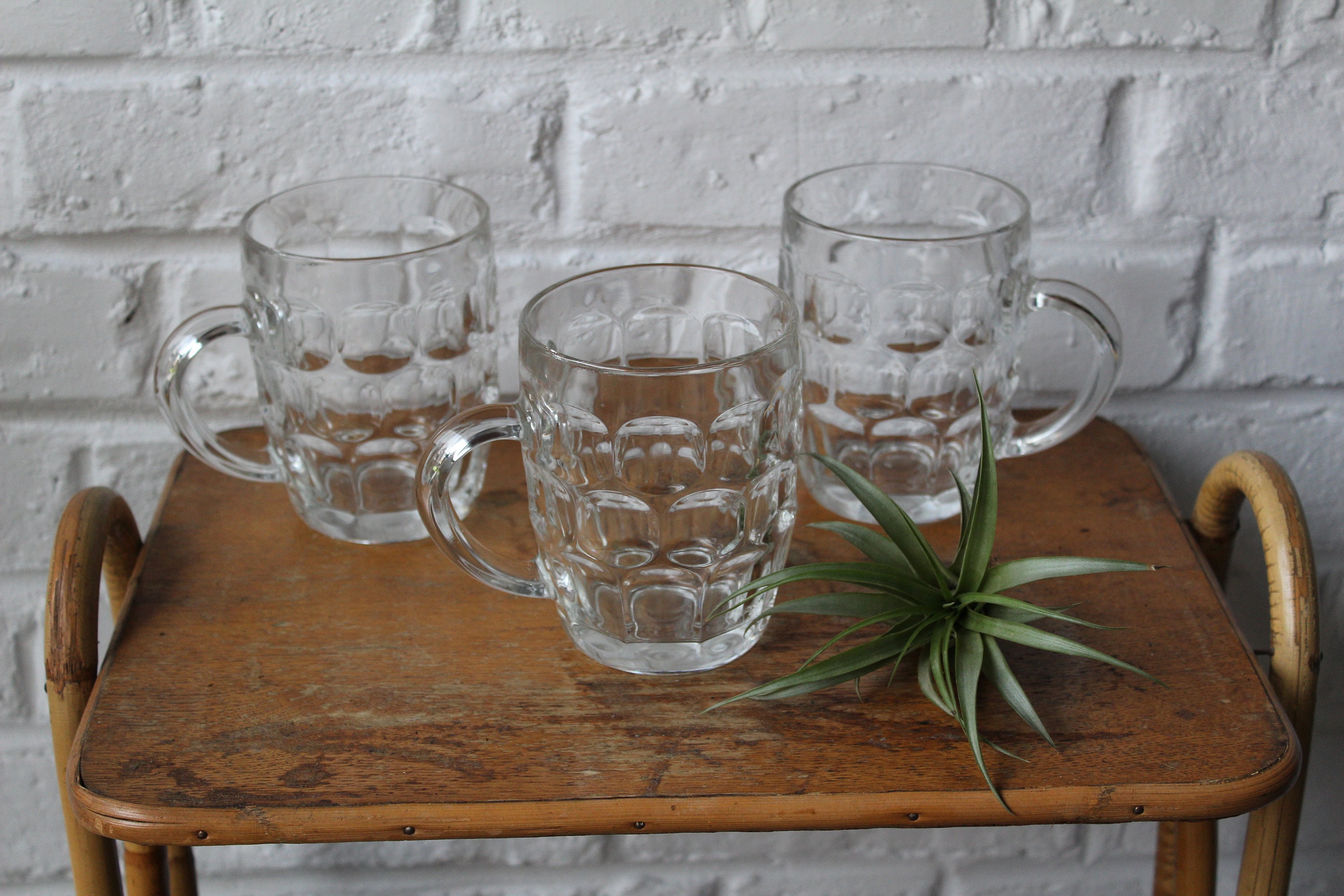 Lot de 3 Chopes à Bière Vintage en Verre Épais Alvéolé.