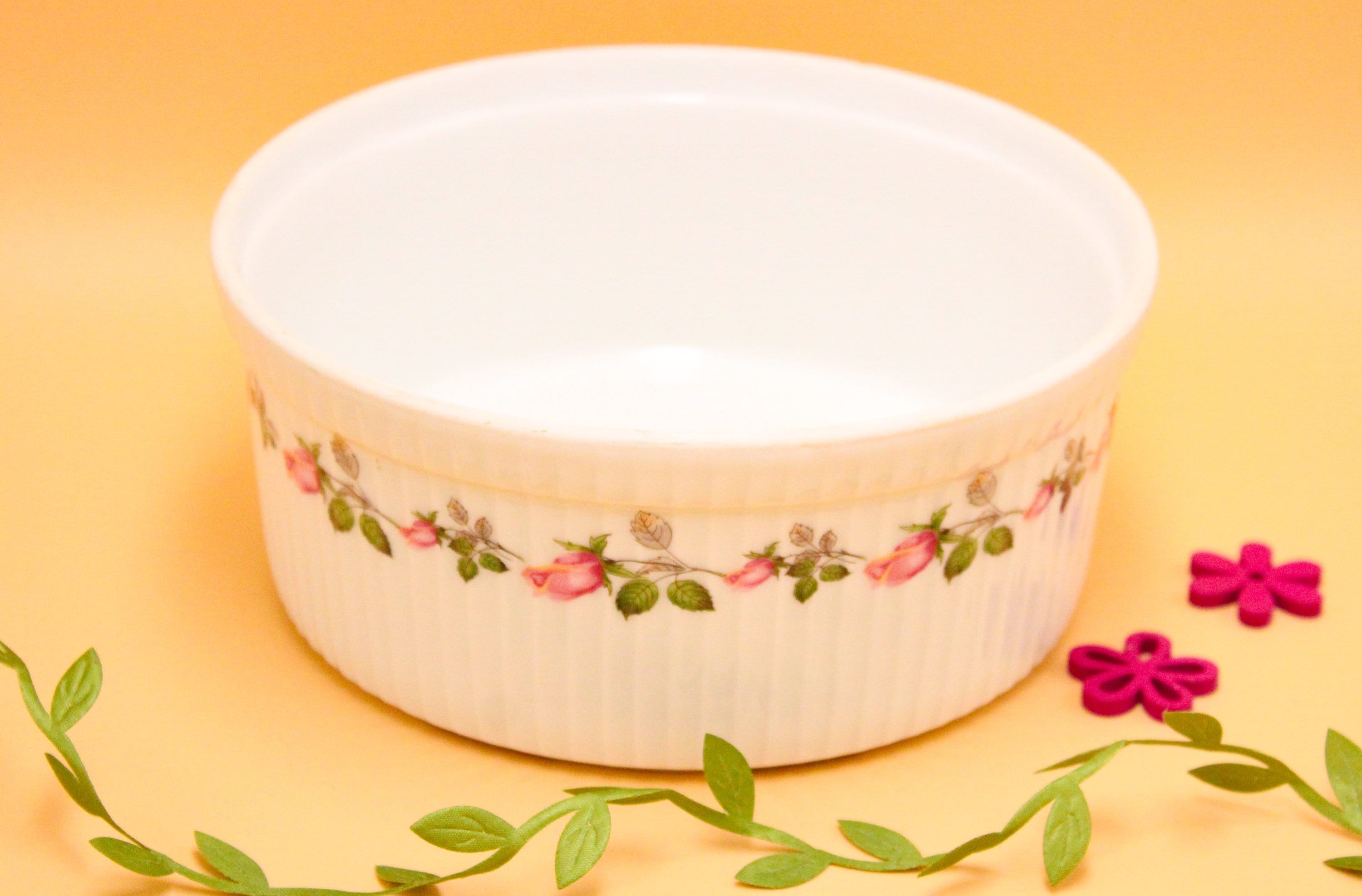 SOUFFLE DISH Apilco vintage porcelain garland of pink roses