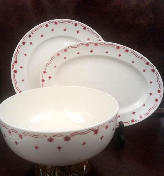 Set of 3 porcelain dishes with vintage red star pattern, Céranord STAR model