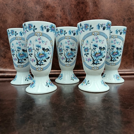 5 vintage white MAZAGRANS with floral decor, rustic coffee cups from the 1970s/80s