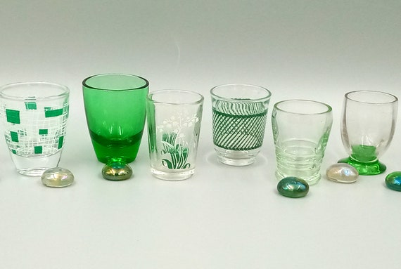 Set of 6 mismatched vintage green liquor GLASSES to give a modern touch to your table!