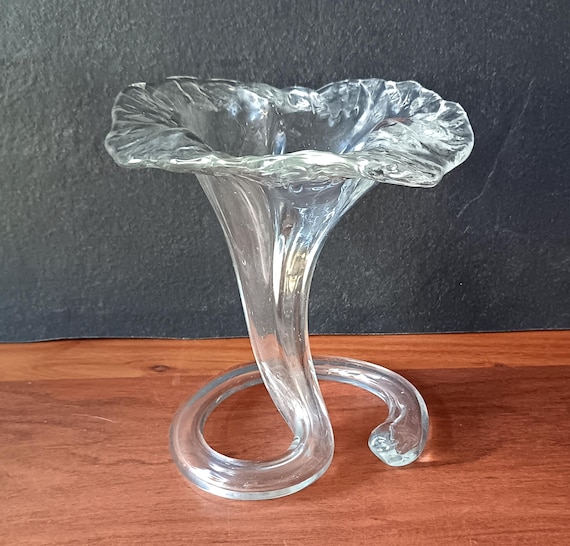 Beautiful trumpet VASE, in blown transparent glass