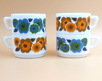 4 TASSES  Arcopal décor fleurs bleues et oranges France vintage, motif LOTUS