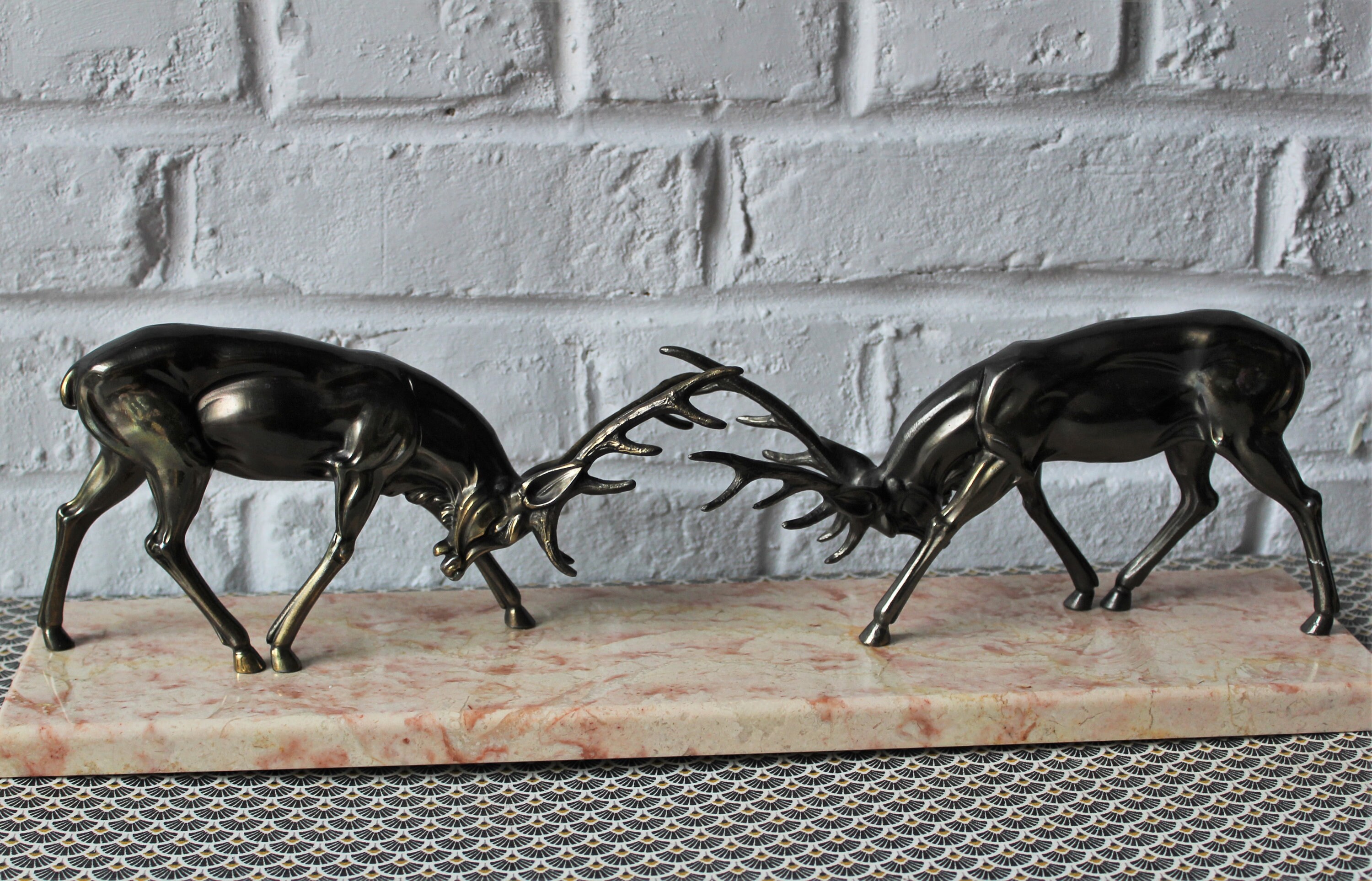 Statuette Combat de Cerfs Art Deco, Statue en Marbre et Régule