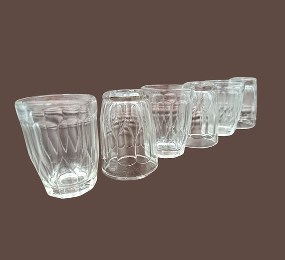 6 VINTAGE ART DECO CLEAR GLASS SHOT GLASSES