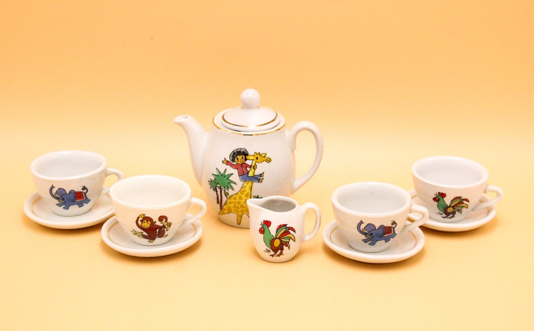 Service à CAFÉ miniature porcelaine années 70, dînette enfant vintage décor  fillette et fleurs -  France