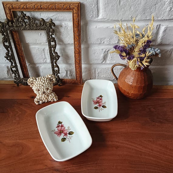 2 vintage Arcopal ramekins, France 1970, opaline butter dish