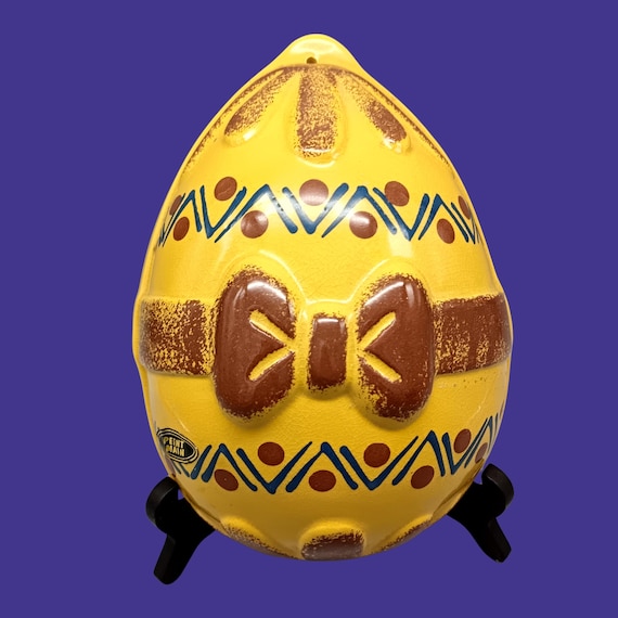 DECORATIVE CAKE MOLD in earthenware, vintage decorated egg shape