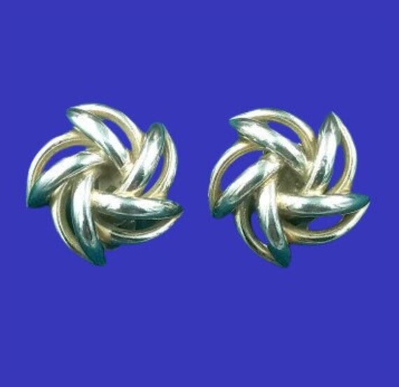 Vintage clip-on EARRINGS made of gold metal from the 80s