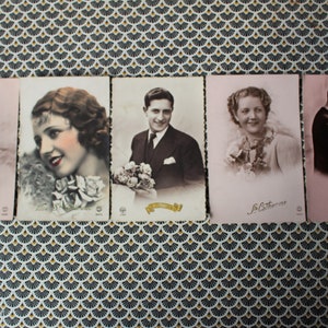 set of 5 old holiday postcards (Saint Catherine, Saint Nicholas, etc.) from the 1940s/50s, man and woman, couple (CP06)