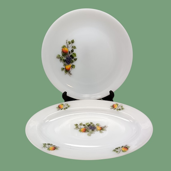 2 Arcopal Opaline Dishes with Autumn Fruit Pattern, 1960s, Arcopal Kitchen