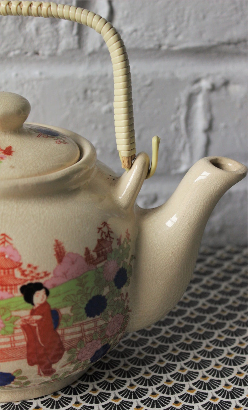 ASIAN style THEE with geisha temple landscape pattern vintage sandstone