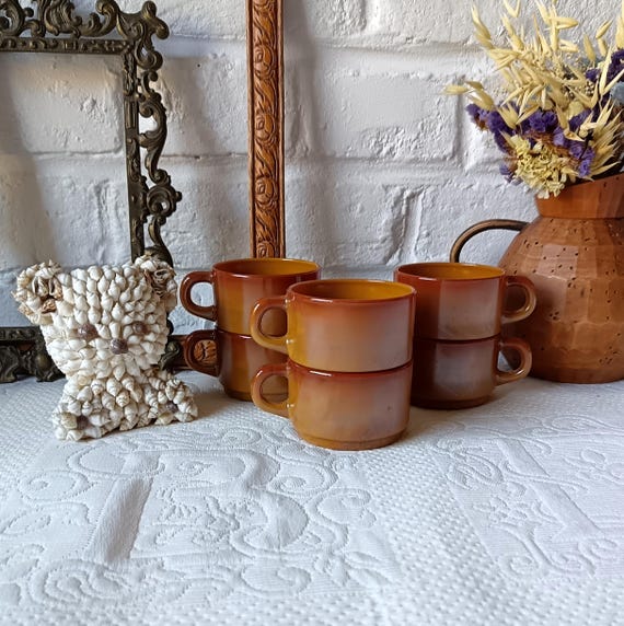 "ARCOPAL Volcan" espresso cups, vintage 1970s coffee cups, France