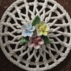 Woven porcelain pot with lid, vintage potpourri pot image 3