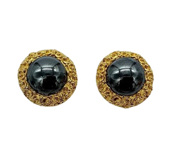 Round clip-on EARRINGS in gold metal, black enameled resin