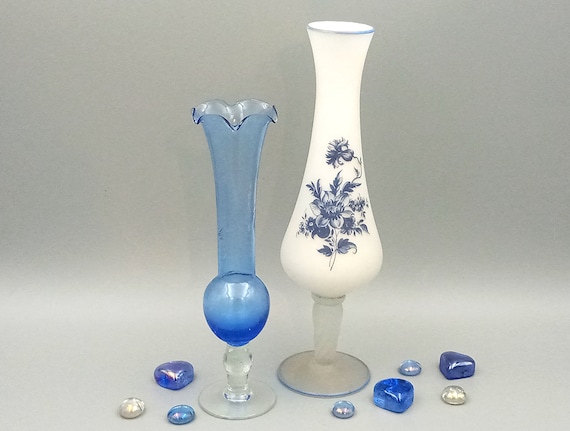 Pair of vases in white and blue glass, twisted stem, from the 1960s-70s