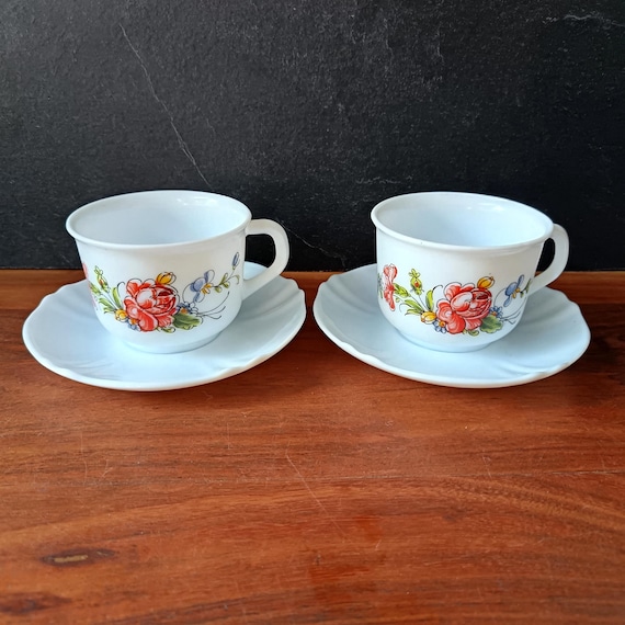 2 large ARCOPAL milk glass CUPS and SAUCERS 1990, retro, vintage, opaline