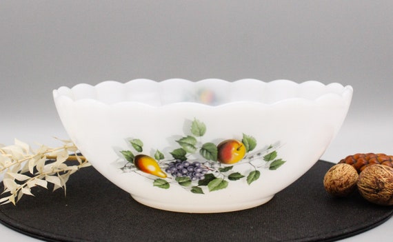 Vintage Arcopal salad bowl with opaline French fruit motif