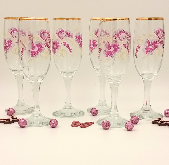 6 vintage CHAMPAGNE FLUTES in vintage purple flower pattern glass