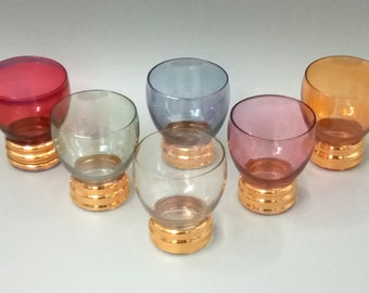 6 mooie veelkleurige glazen in vintage harlekijnkleurig glas