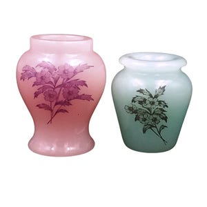 Lot of 2 mini French Vintage VASES in pink and blue bakelite