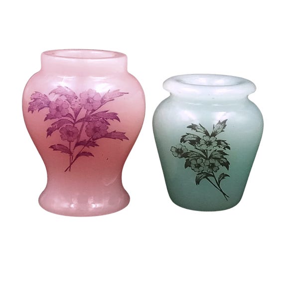 Lot of 2 mini French Vintage VASES in pink and blue bakelite