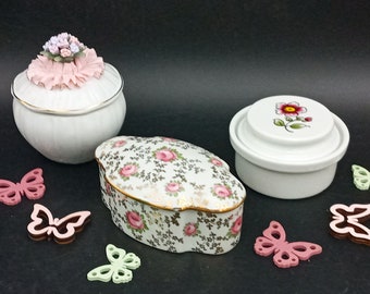 Porcelain JEWELRY BOX, Ball box with lid, rose decor