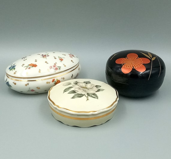 Porcelain JEWELRY BOX, Round box with lid, Porcelain botanical decor, Flowers, Shabby chic