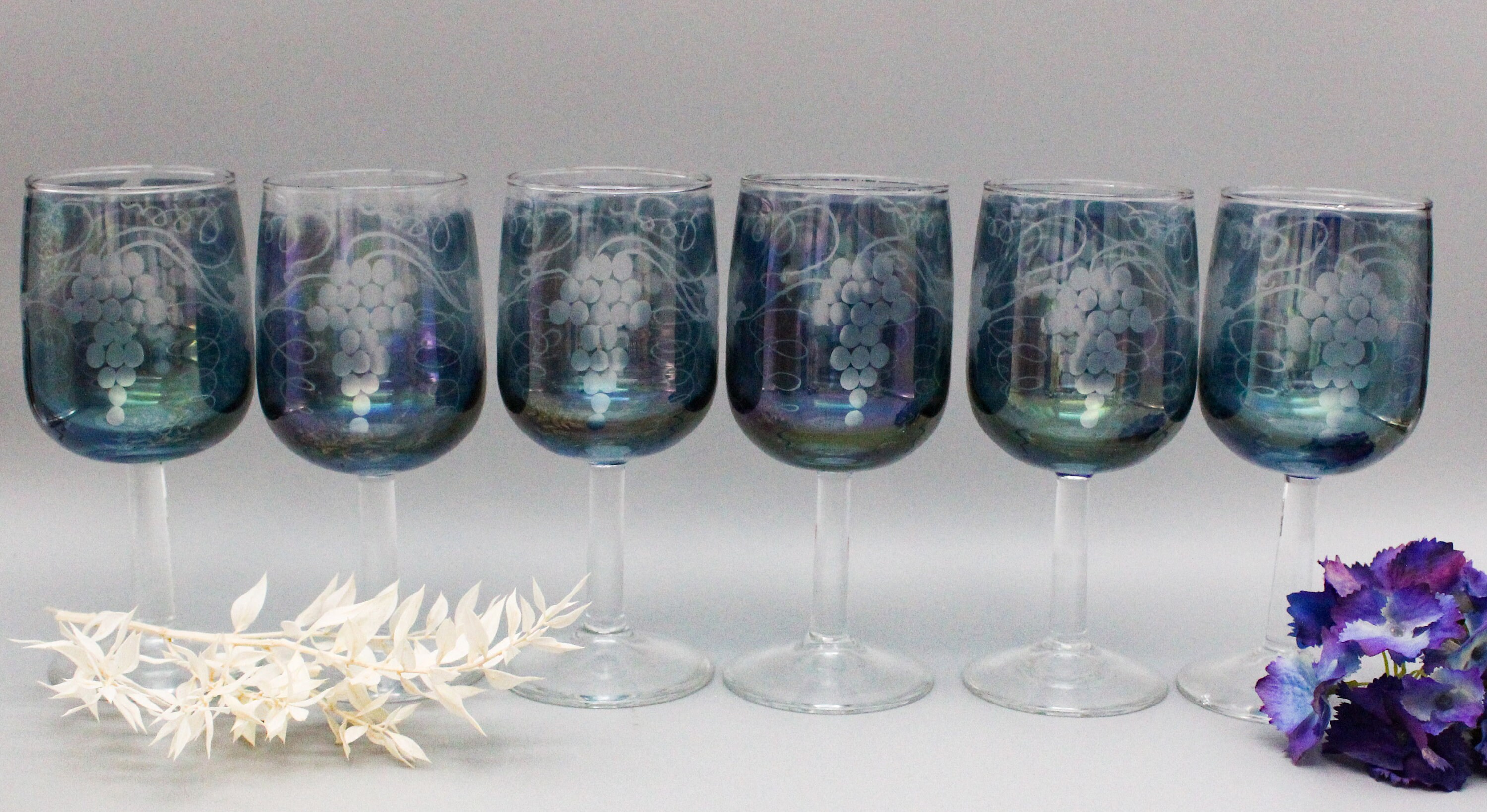 6 Élégants Verres Anciens Bleus en Verre Coloré Taillé Vintage