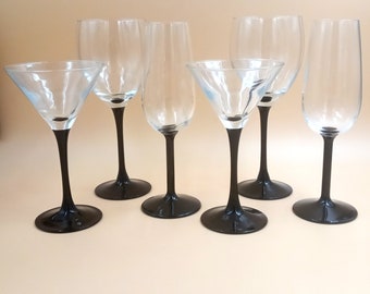 6 mismatched vintage black stemmed GLASSES to give a modern touch to your table!