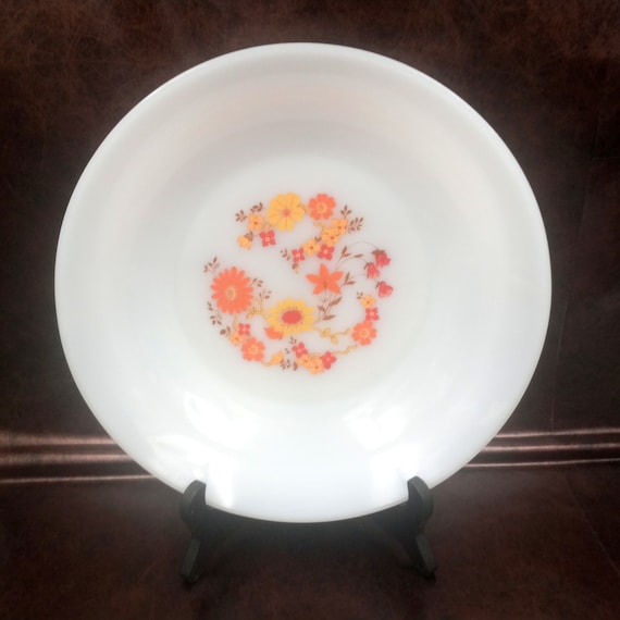 Arcopal SALAD DISH in Opaline FLORA Pattern, 1970s, Arcopal Kitchen