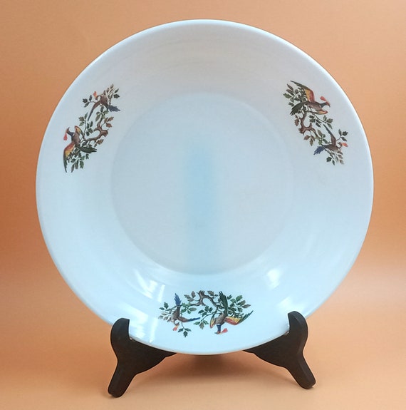 Arcopal SALAD DISH in Opaline Birds of paradise pattern, 1970s, Arcopal Kitchen