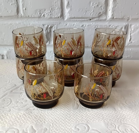 Luminarc France water glasses with wildflower design, 1980s vintage